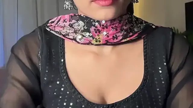 Wow-nisha from StripChat